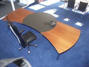 circon executive command - executive desk - Mahogany und Polished Chrome