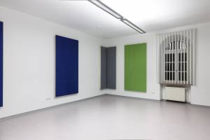 vitAcoustic colored and highly absorbent broadband wall absorbers